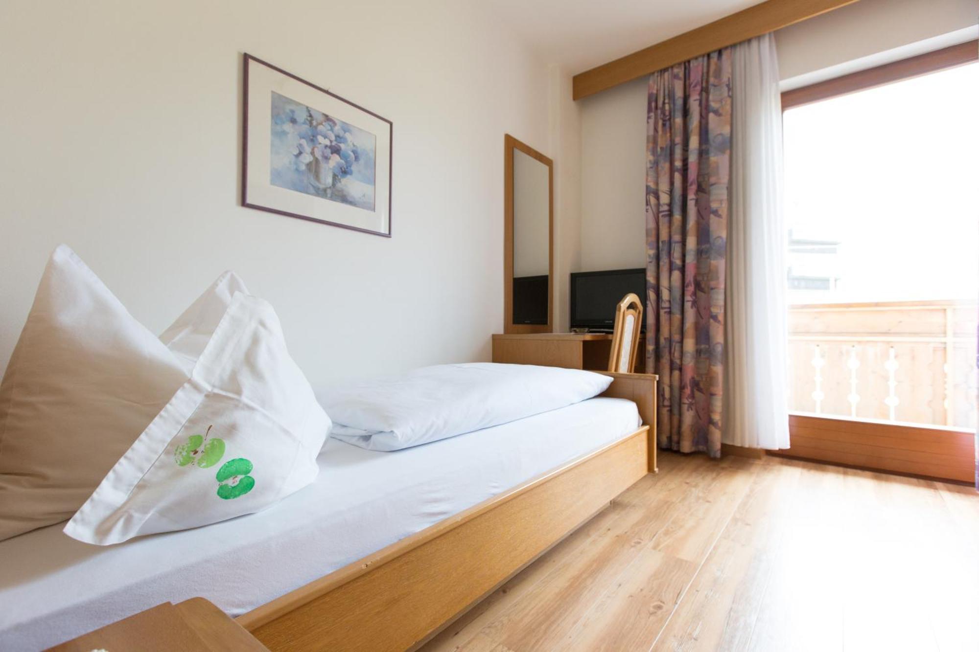 Bed and Breakfast Linghof Dorf Tirol Exterior foto